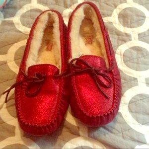 UGG size 8 Dakota Red glimmer moc